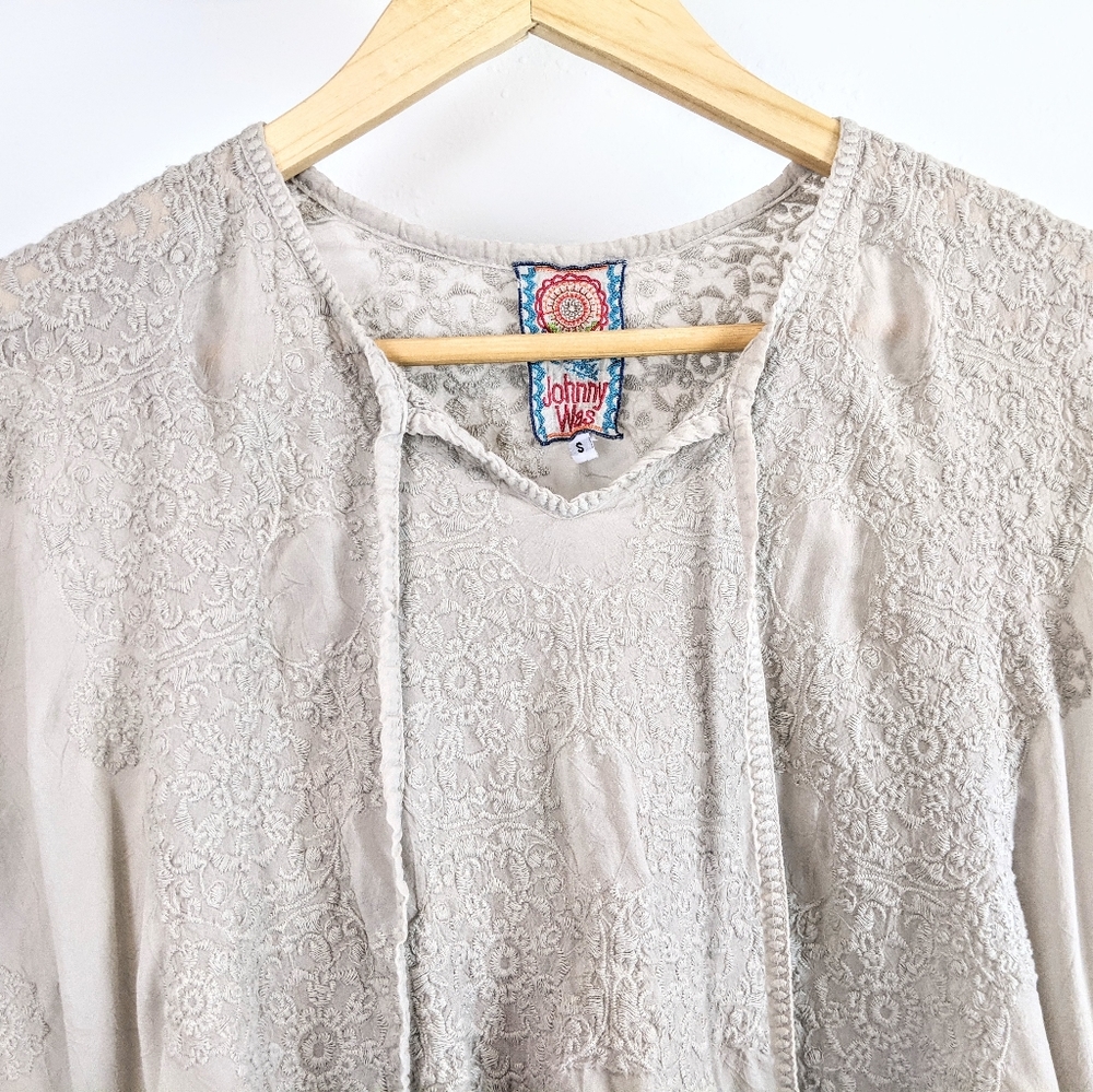 Romantic Poncho Style Embroidered Johnny Was - Picture 2 of 4